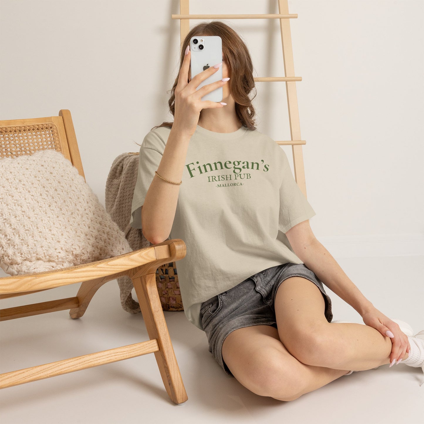 Camiseta vintage premium de Finnegan's Irish Pub