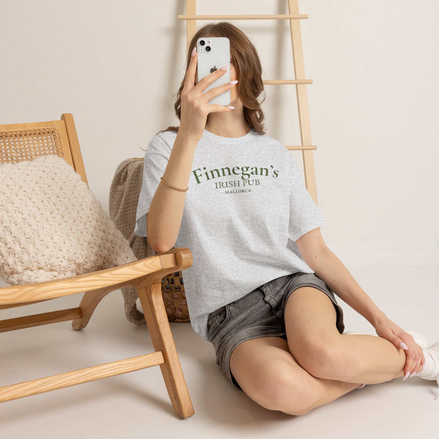 Camiseta vintage premium de Finnegan's Irish Pub