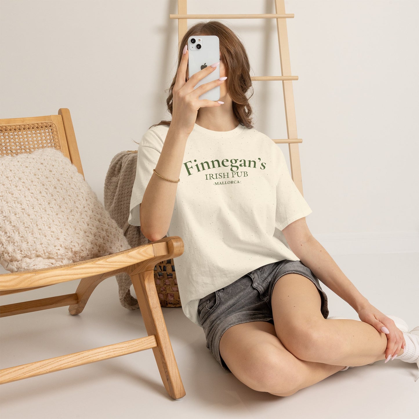 Camiseta vintage premium de Finnegan's Irish Pub